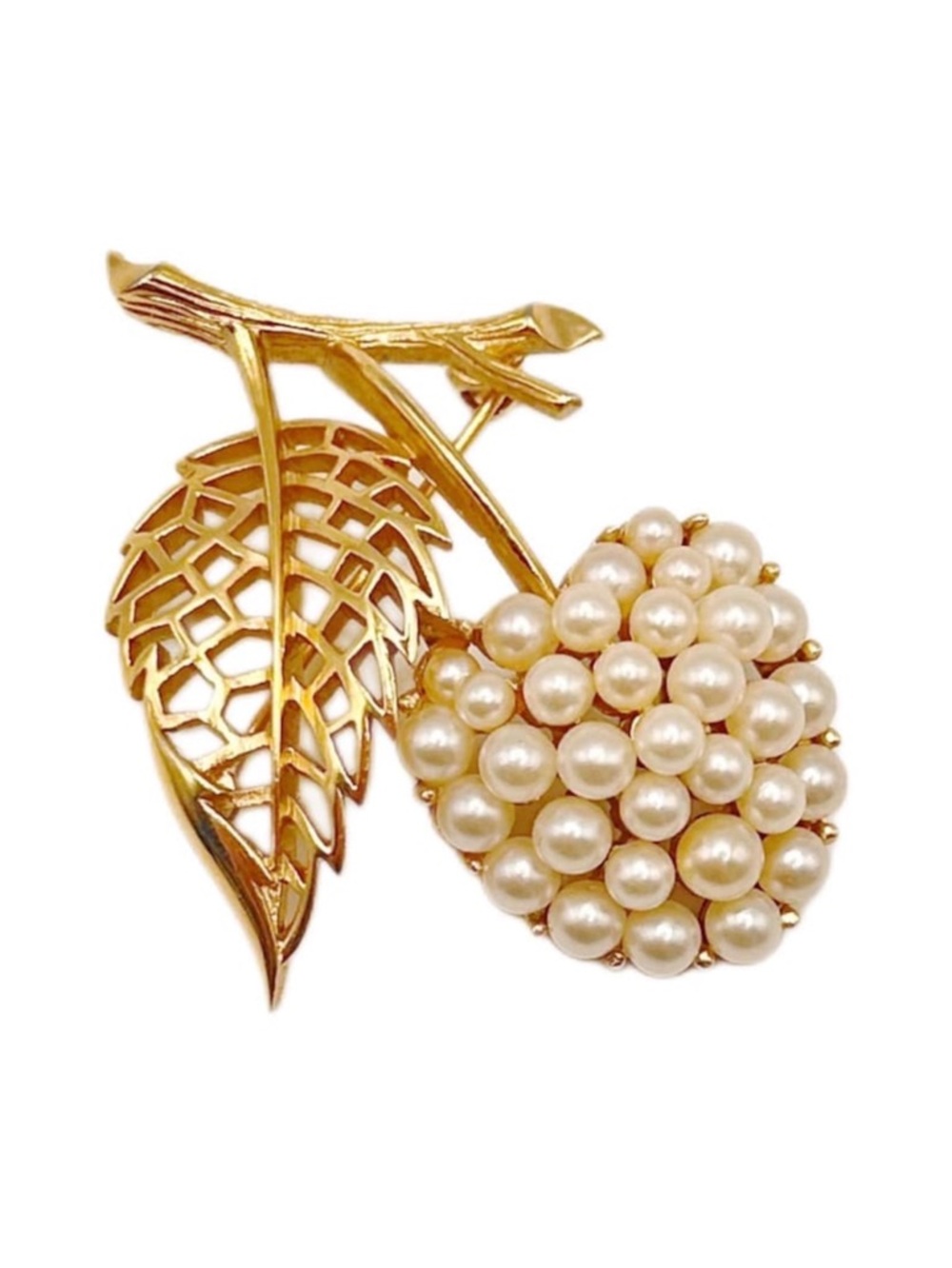 Vintage SIGNED Crown Trifari Gold Tone Pearl Berry Fruit Bunch Cluster Brooc
